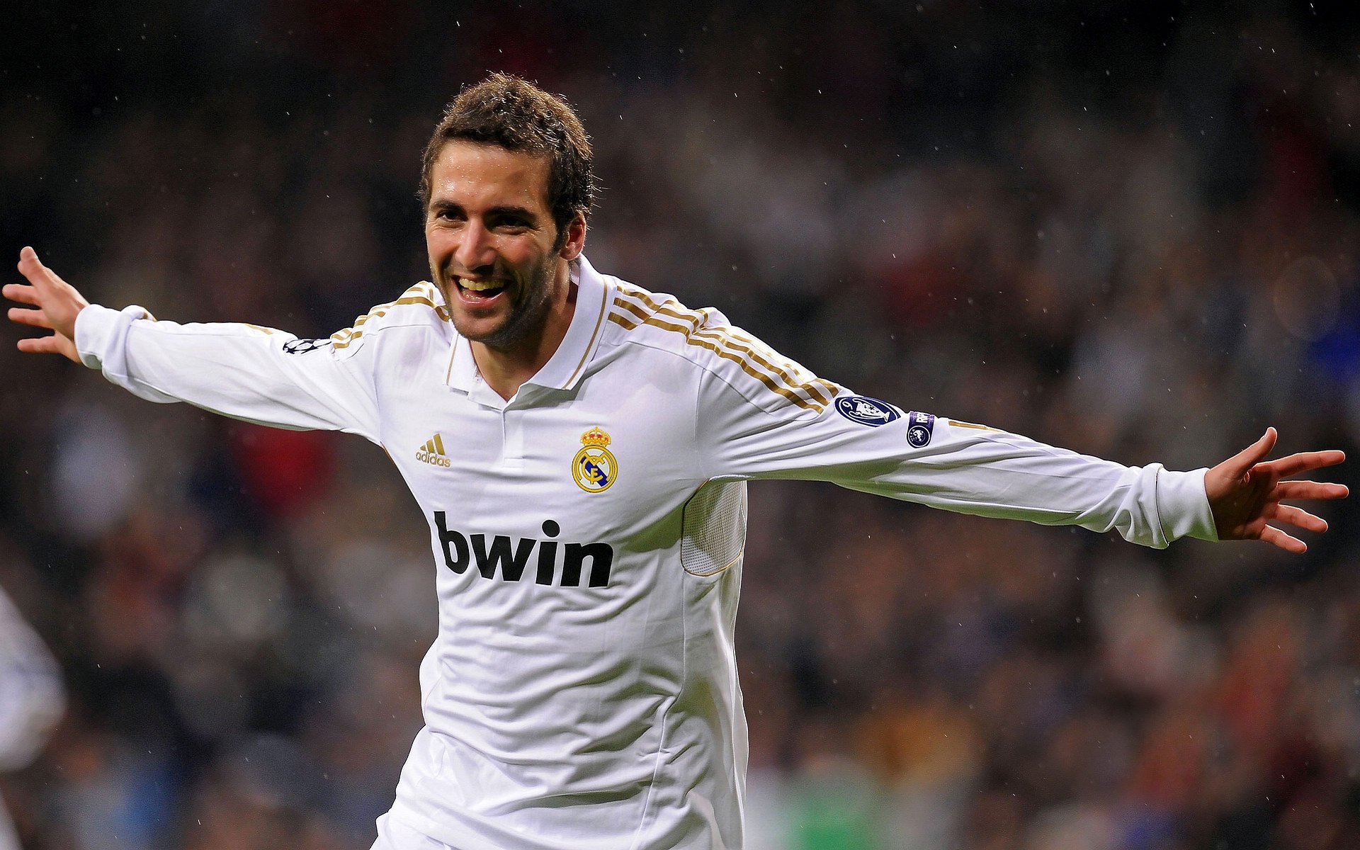 星空体育官网-欧联杯战况：费内巴切防线稳固，热刺进攻受阻，字母哥成最佳  第2张