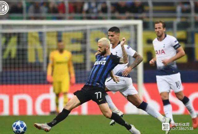 星空体育app下载-陶西太太一家真实照片  第2张